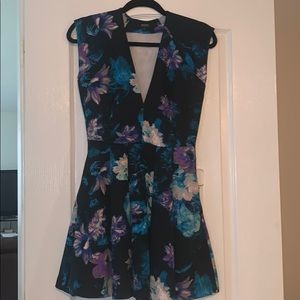 Guess dress with pockets
